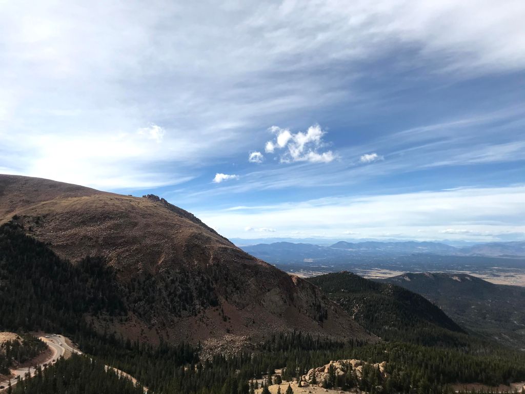 A mountainous view from pike's peak