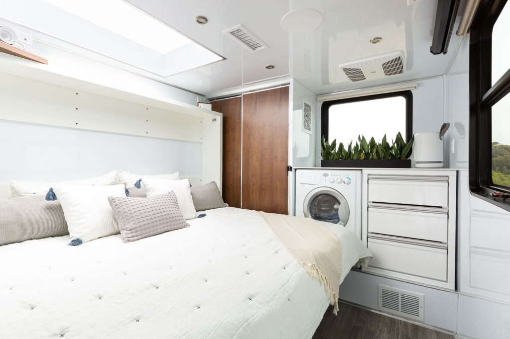 Living Vehicle interior | Living Vehicle