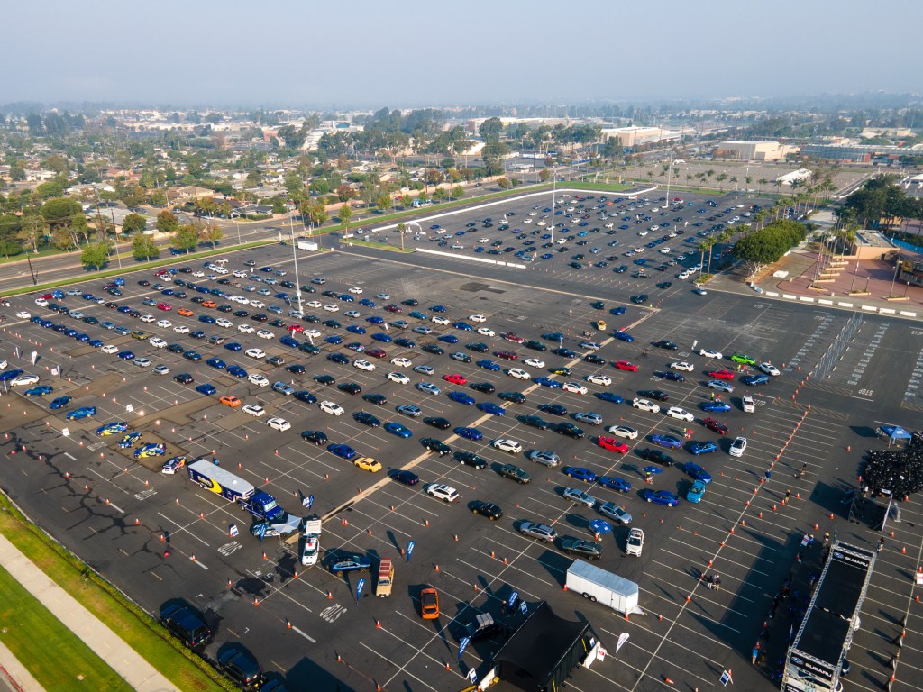 Subaru Breaks Guinness World Records Title for the Largest Parade of Subaru Cars 