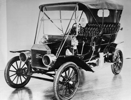Build a Ford Model T in 84 Not-So-Simple Steps