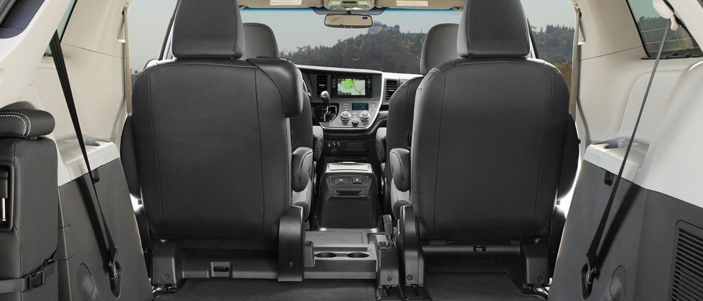 The rearview of a 2017 Sienna with the third-row folded down.