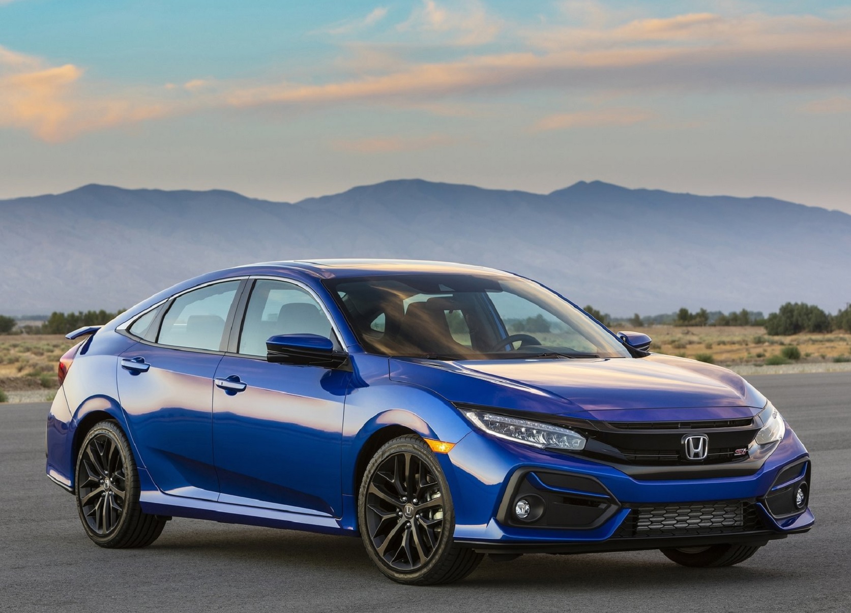 Unveiling of the 2022 Honda Civic Shows It's Still Running