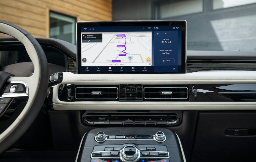 Interior of the 2021 Lincoln Nautilus Flight Blue