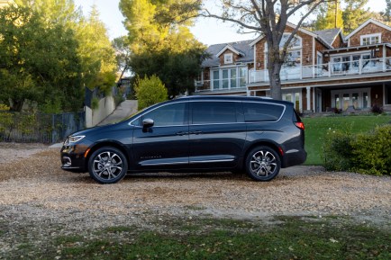 The 2021 Chrysler Pacifica Is the Most Versatile Minivan You Can Buy