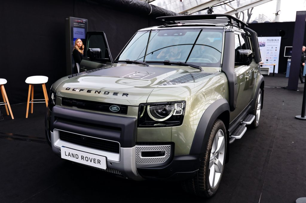 LAND ROVER DEFENDER