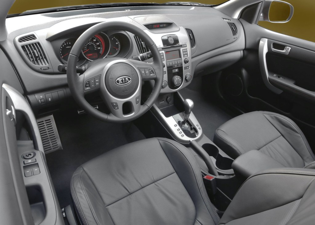 2010 Kia Forte Koup Interior