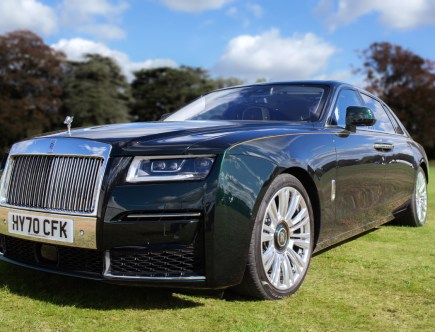 Rolls-Royce Dominates the List of Least Fuel-Efficient Cars