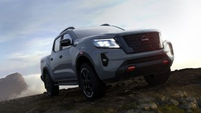 2021 Nissan Navara parked outdoors
