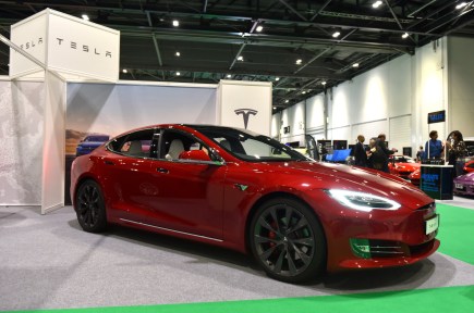 Does the Tesla Model S Have Apple CarPlay?