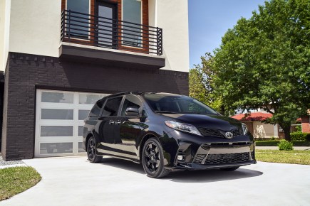 The 2021 Toyota Sienna Hybrid Has a Disappointing Shortcoming
