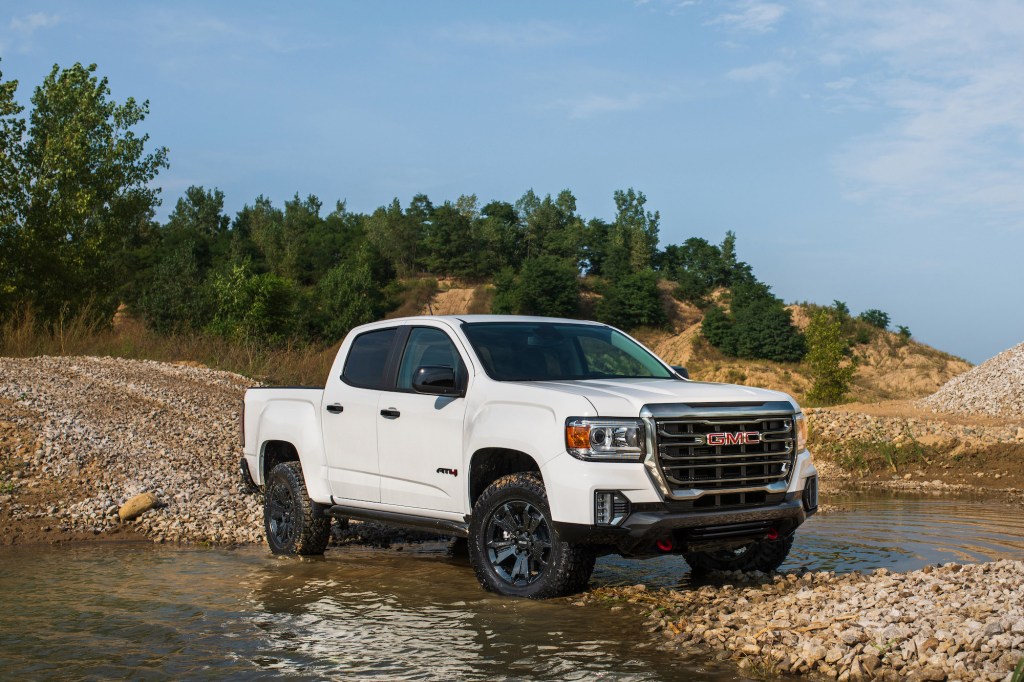 2021 GMC Canyon compact pickup truck AT4 Off-Road Performance Edition takes Canyon’s capability to a higher level with increased protection and maneuverability.