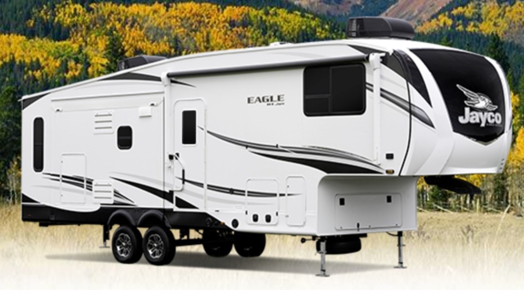 The 2021 Jayco eagle Fifth-Wheel RV detached from a tow rig.