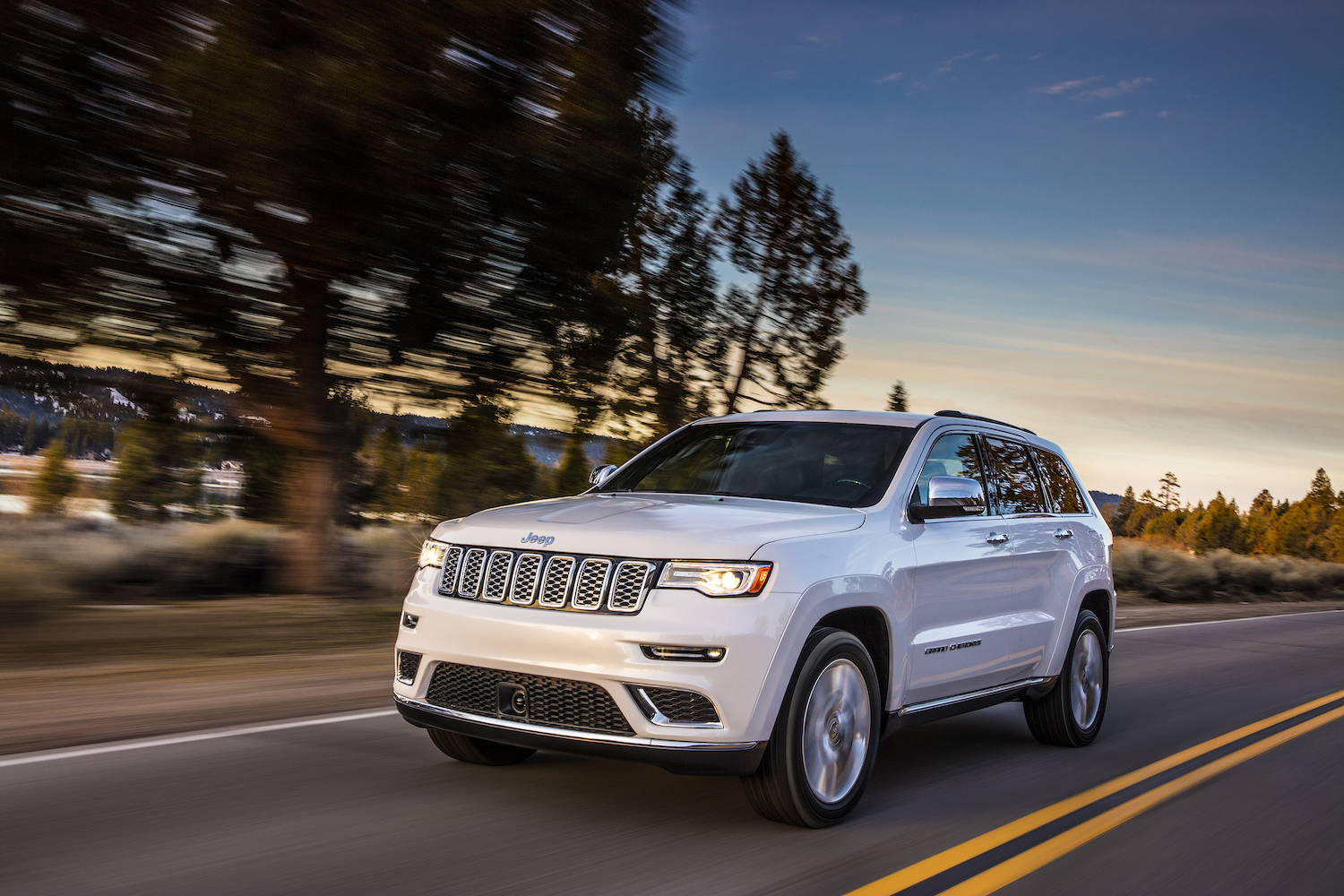 2019 Jeep® Grand Cherokee Summit driving