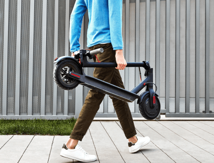 Buying an Electric Scooter Could Be the Best Idea For Your Walking Commute