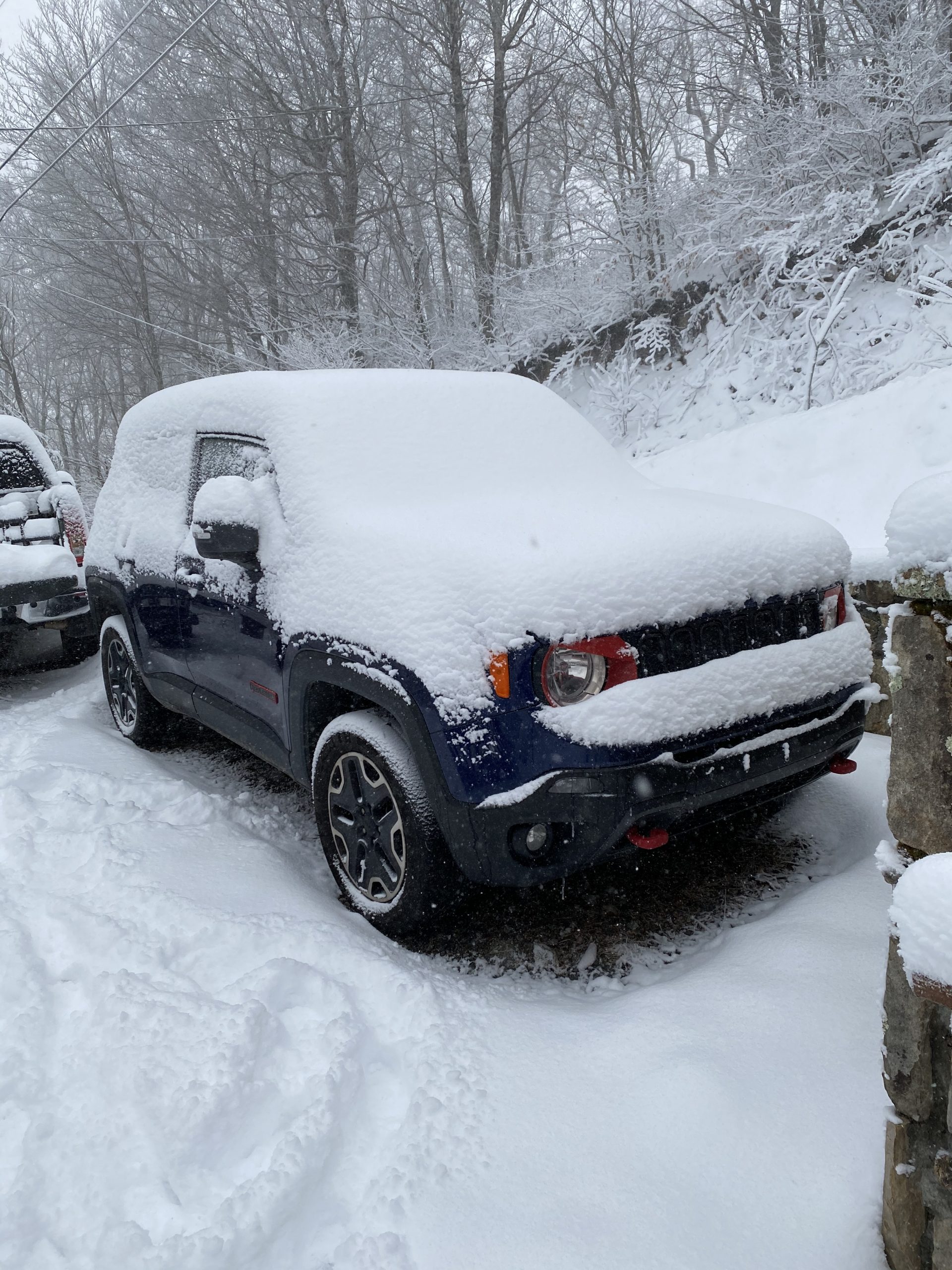 2016 Jeep Renegade Trailhawk in Snow