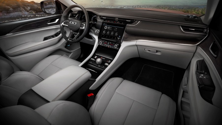 The all-new 2021 Jeep® Grand Cherokee L interior