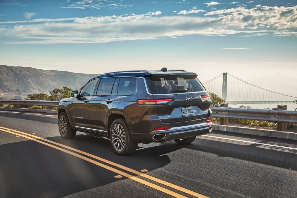 An image of the 2021 Jeep Grand Cherokee L outdoors.