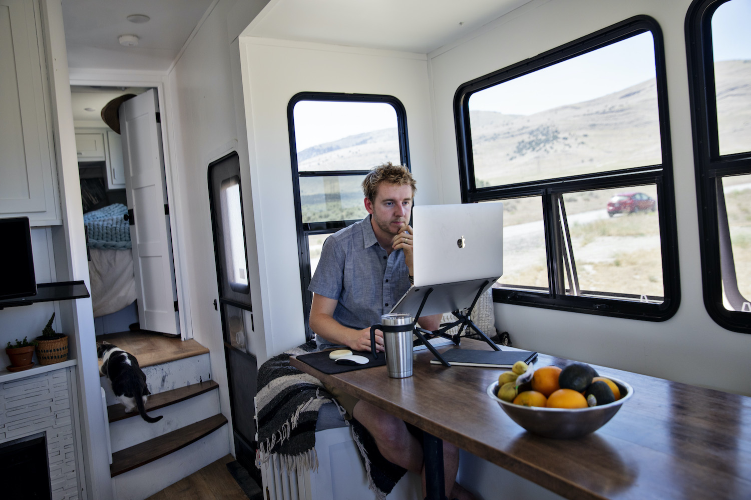 The Do's and Don'ts of Working Remotely From Your RV