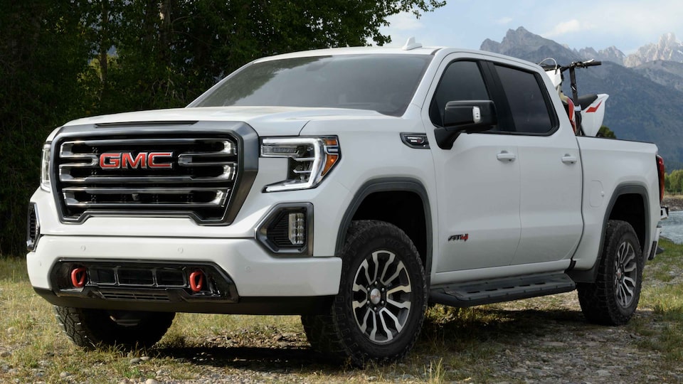 The 2021 GMC Sierra 1500 elevation off-road with dirt bikes in the truck bed.