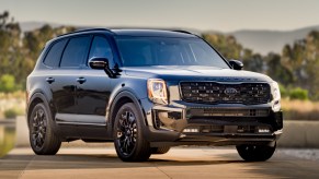 2021 Kia Telluride parked in a sunny spot