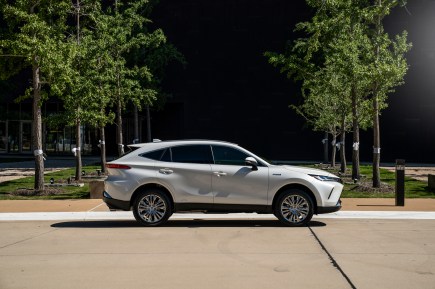 The 2021 Toyota Venza Only Has 1 Real Advantage Over the Ford Edge