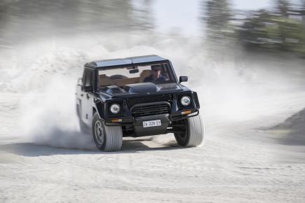 This Lamborghini LM002 Is a $400,000 V12-Powered Pickup With a Manual Transmission