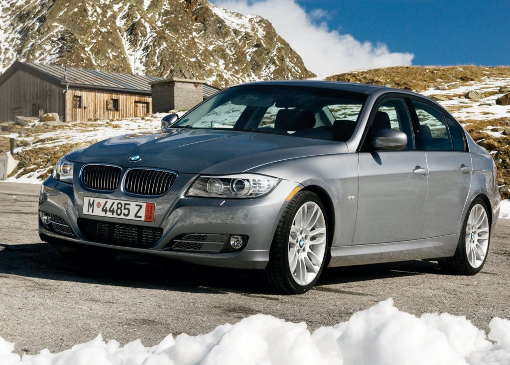 a front shot of a 2009 BMW 335D  in silver