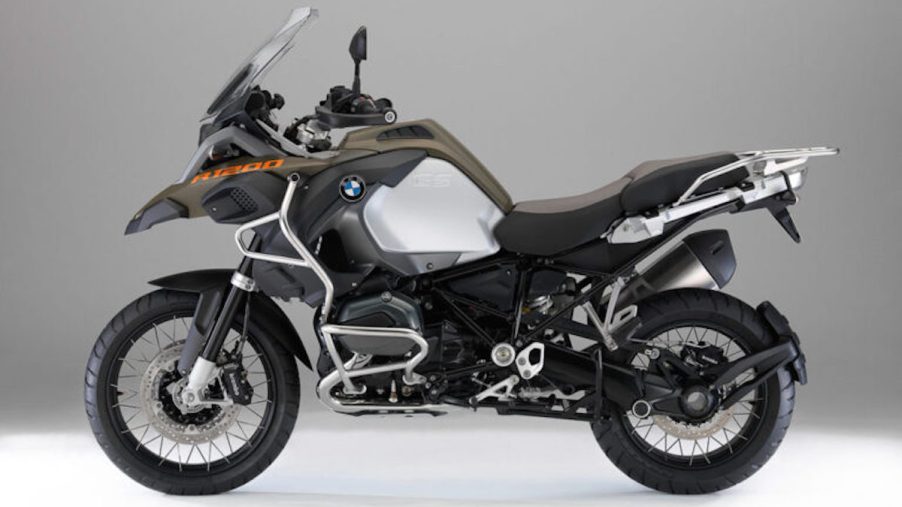 BMW R 1200 GS Adventure in dark green and silver