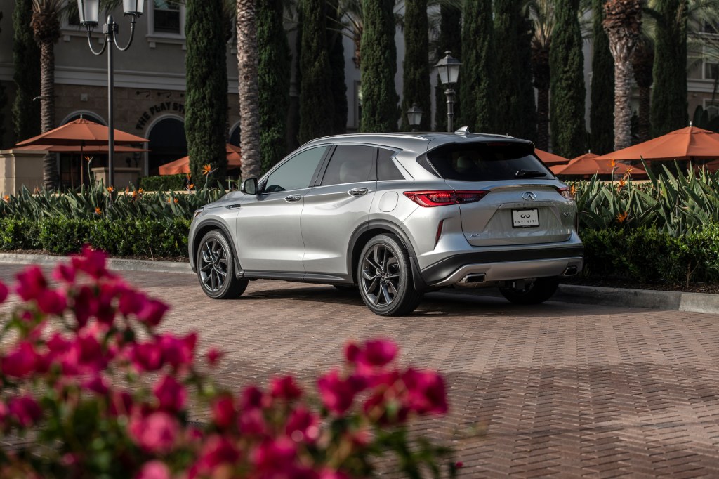 An image of a 2021 Infiniti QX50 parked outside.