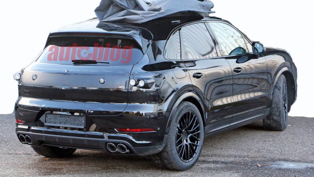 Spy Photos of 2022 Porsche Cayenne