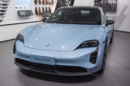 The 2020 Porsche Taycan 4S Is 1 EV That Doesn’t Lie to You