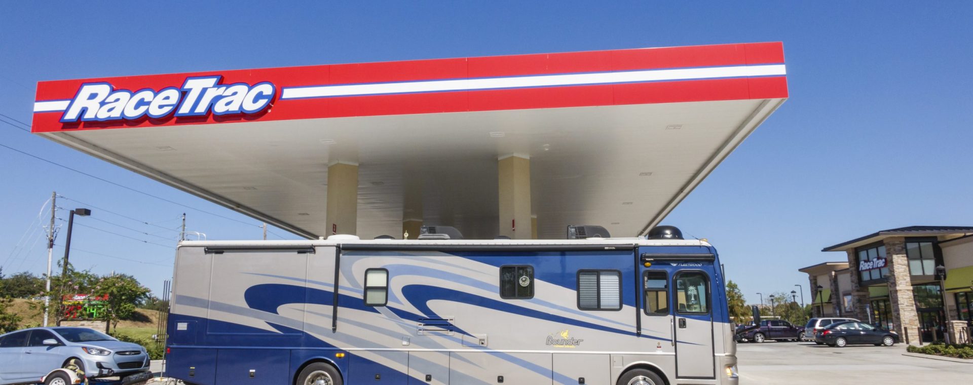 RV at a RaceTrac gas station in Clermont