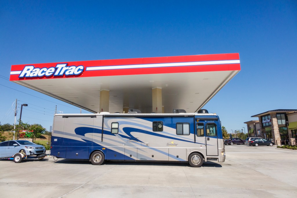 RV at a RaceTrac gas station in Clermont