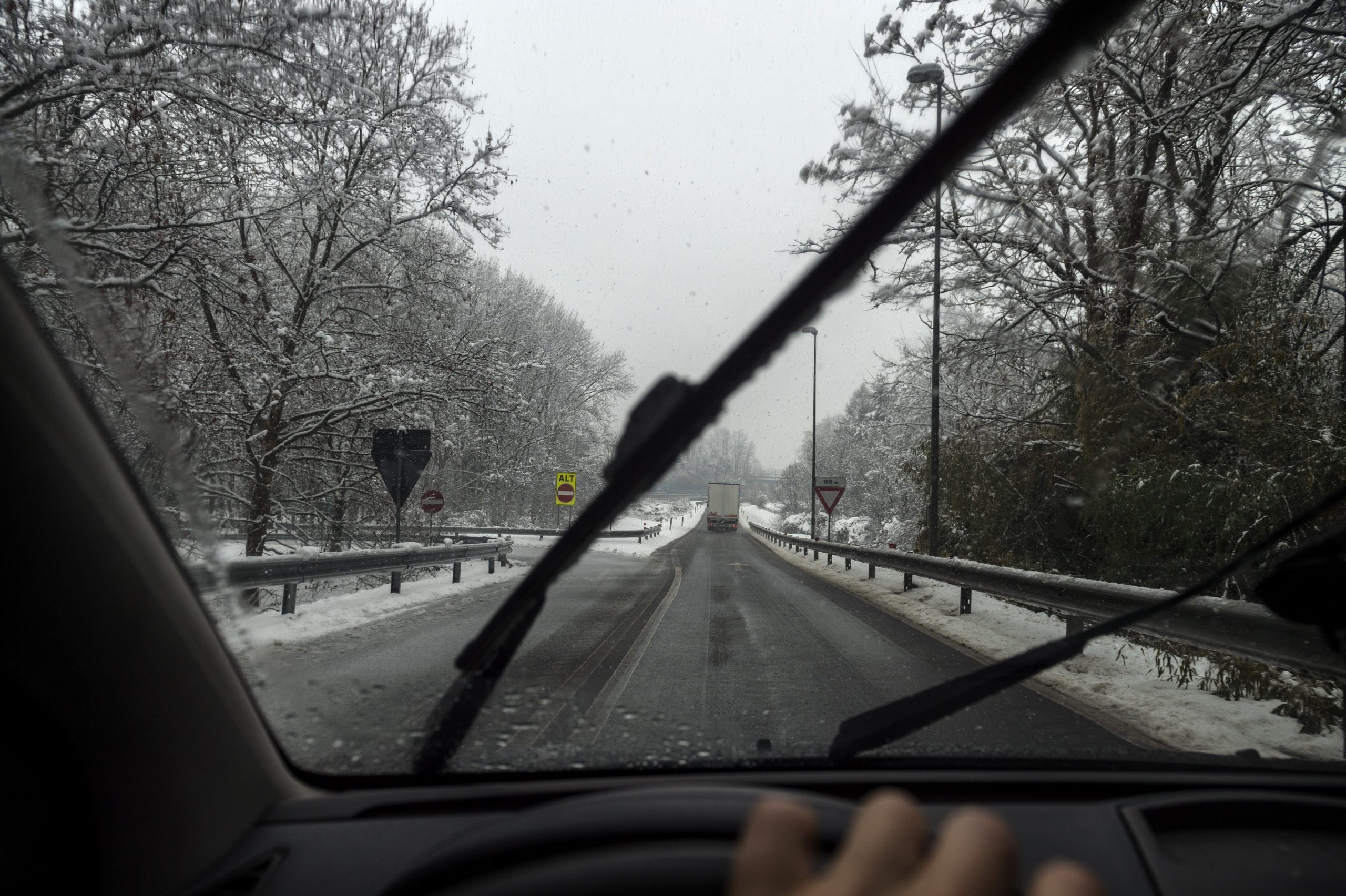 Why You Shouldn't Put Your Windshield Wipers Up In the Wintertime