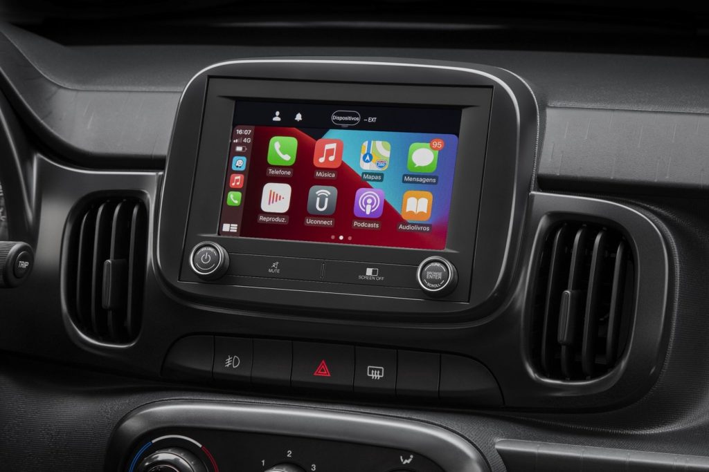 2021 Fiat Mobi infotainment screen
