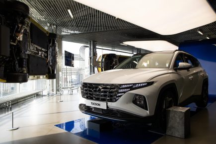 The 2021 Hyundai Tucson Is a Smart Choice Over Its Mitsubishi Rival
