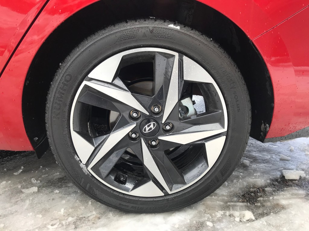 a shot of the kumho Solus tires on the 2021 Hyundai Elantra