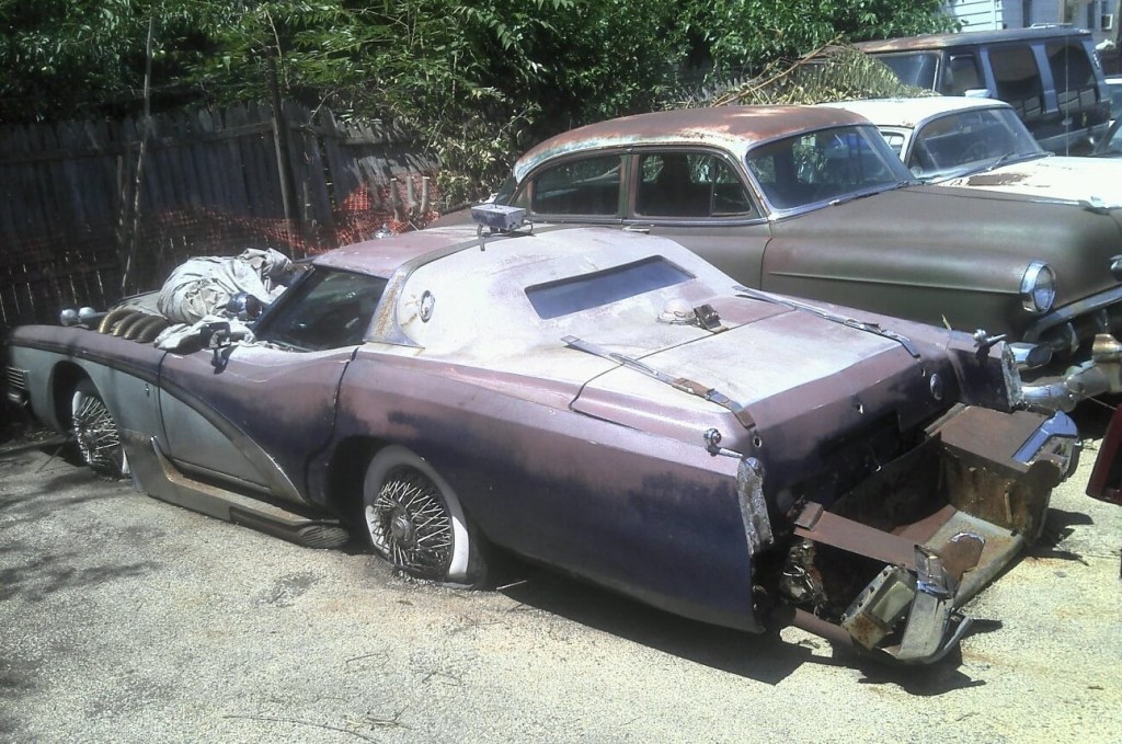 abandonedDunham Corvorado in Chicago