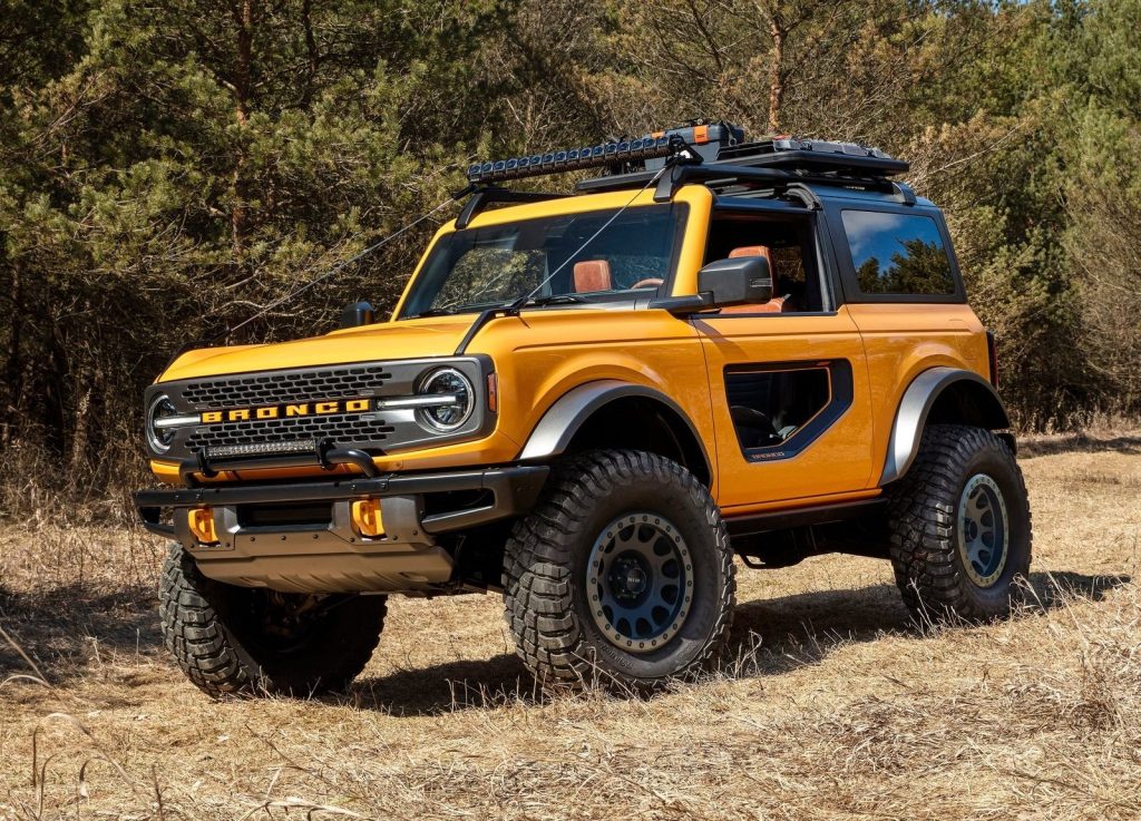 An image of a 2021 Ford Bronco parked outdoors.
