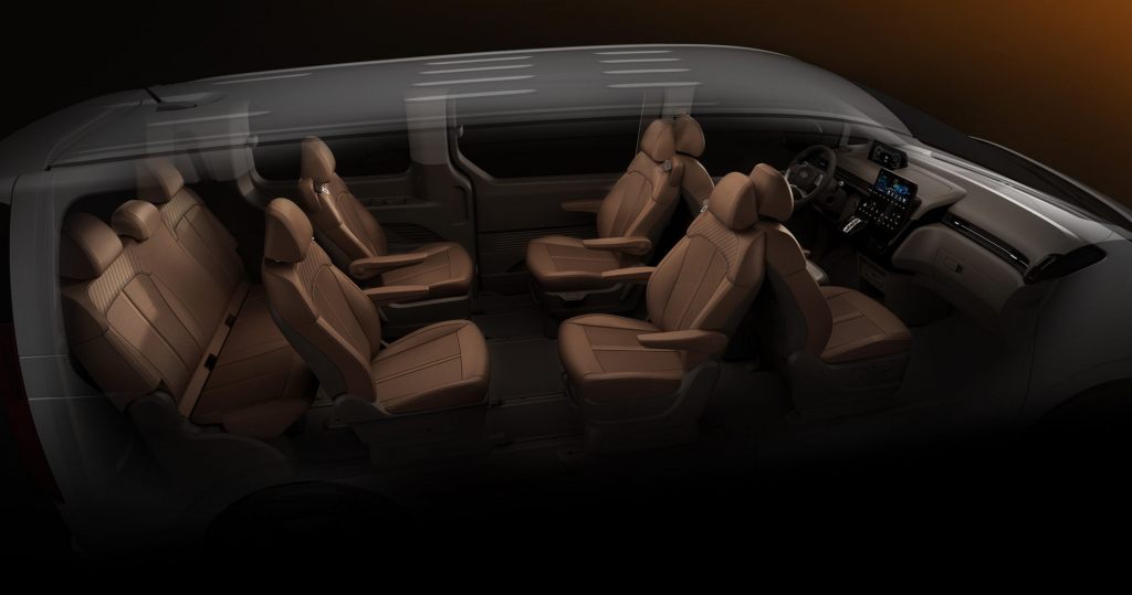 black 2022 Hyundai Staria minivan Captain's chairs