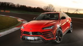 An image of a Lamborghini Urus outdoors.