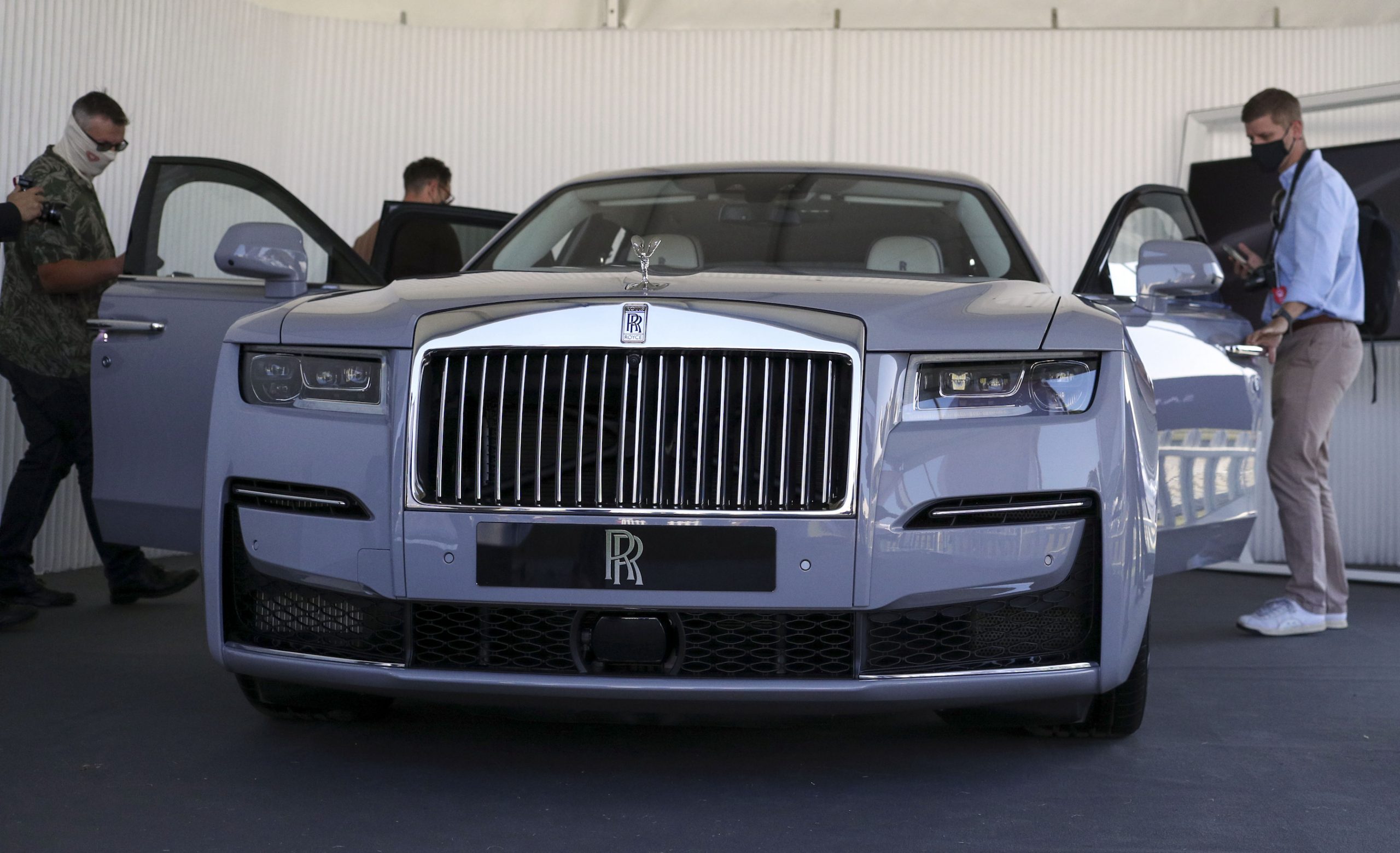 2021 Rolls-Royce Ghost Stretches Its Wheelbase, Becomes The Ghost