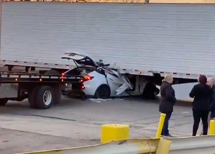 Another Tesla Crashes Into a Semi – NHTSA Launches Federal Investigation