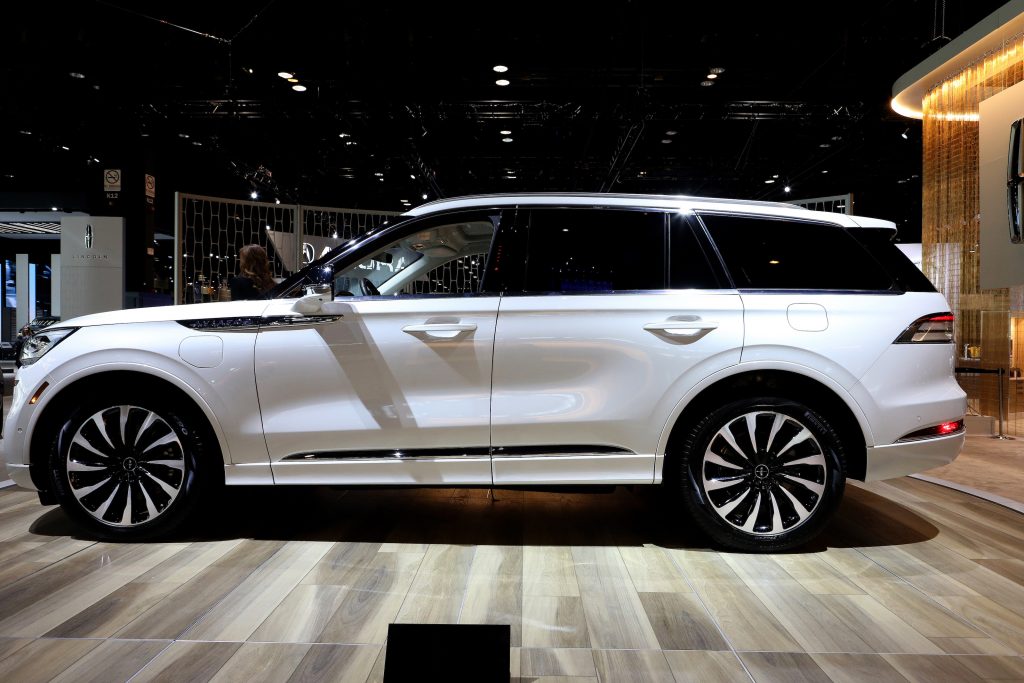 A white 2020 Lincoln Aviator SUV on display