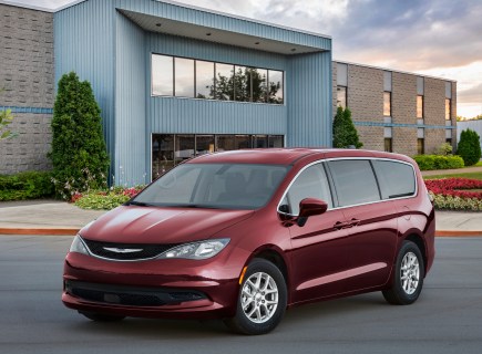 ‘Cheapo’ Chrysler Voyager Has 1 Advantage Over the Pacifica