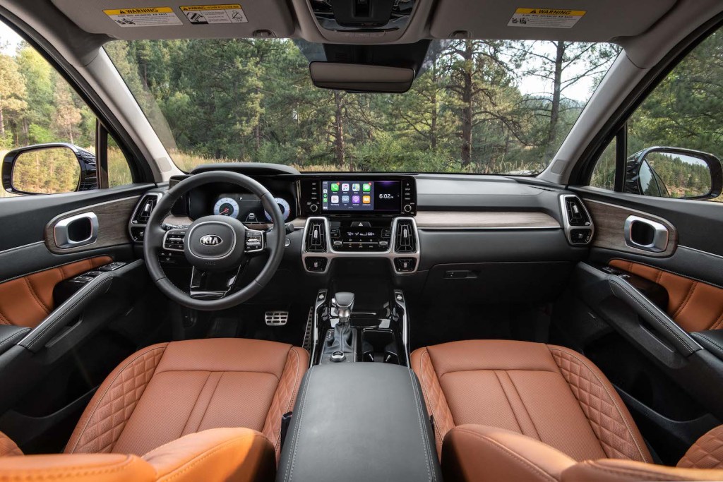 The interior of the 2021 Kia Sorento X-Line