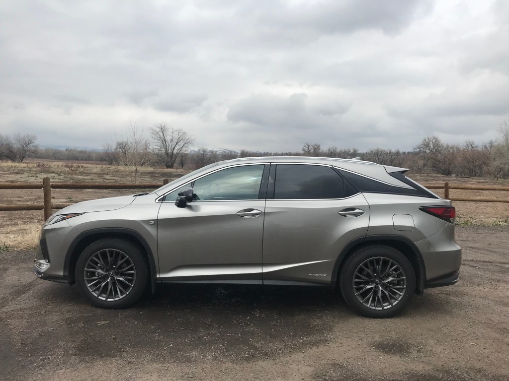 A side shot of the 2021 Lexus RX 450h 
