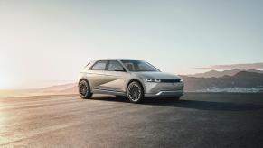 2022 Hyundai Ionig 5 front 3/4 view