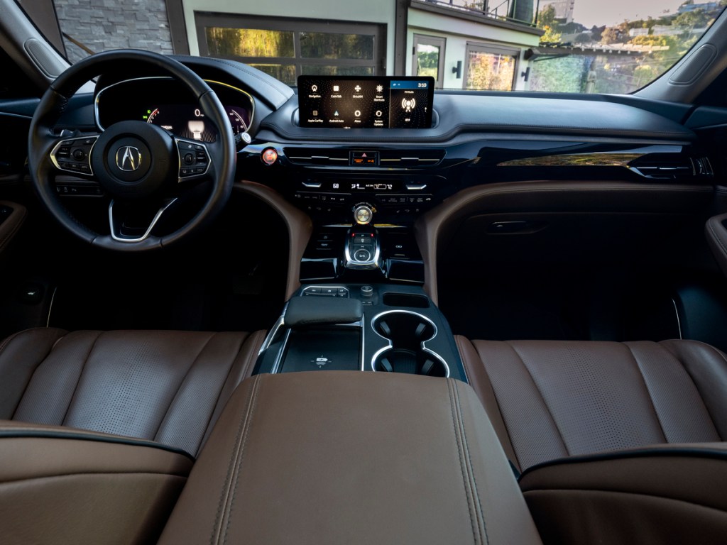 A front shot of the interior of the 2022 Acura MDX Advance
