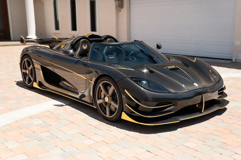 An image of a Koenigsegg Agera RS parked outdoors.